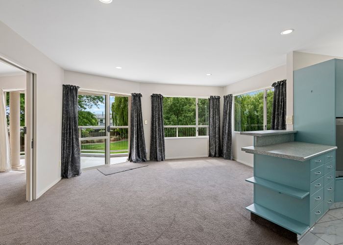  at 3 Willow Dell, Westmorland, Christchurch