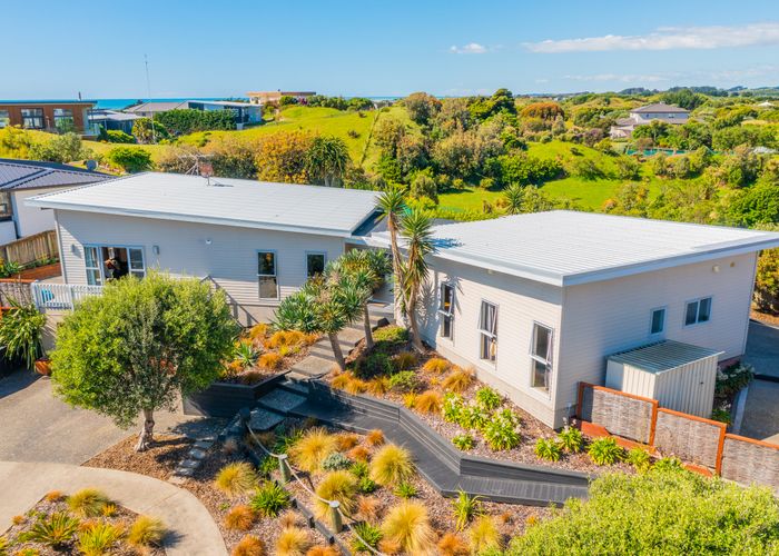  at 29 Pharazyn Avenue, Waikanae Beach, Waikanae