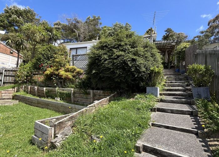  at 13A Randal Place, Glenfield, North Shore City, Auckland