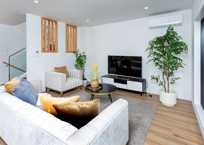  at 2 Irwin Lane, Mairangi Bay, North Shore City, Auckland