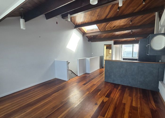  at 8/220 Thorndon Quay , Thorndon, Wellington, Wellington