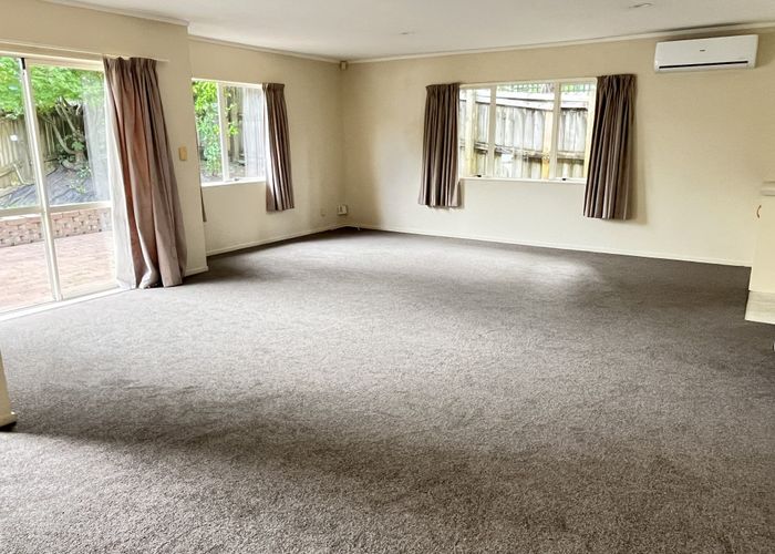  at 636E East Coast Road, Pinehill, North Shore City, Auckland