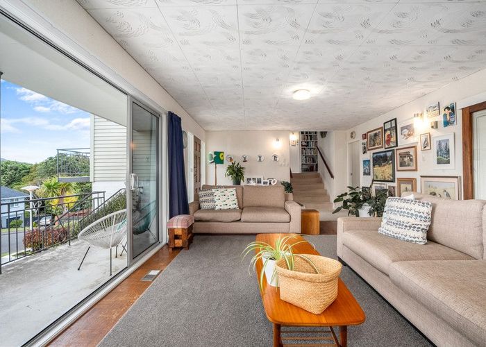  at 2 Rondane Place, Tirohanga, Lower Hutt, Wellington