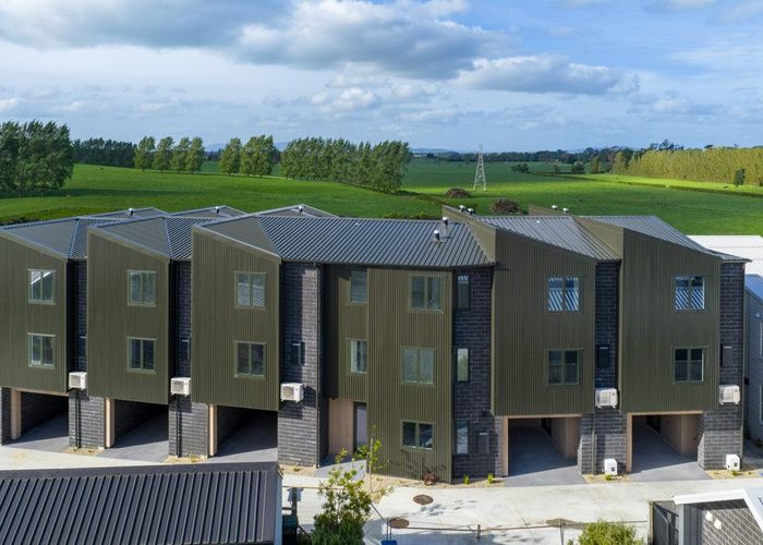  at 33/17 Rocky Road, Rototuna, Hamilton, Waikato