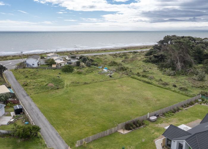  at 4B Rangiuru Road, Otaki Beach, Otaki