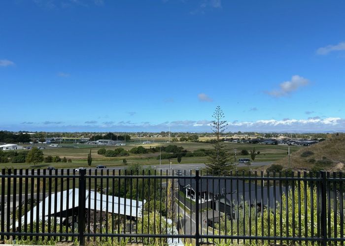  at 75 Oak Road, Poraiti, Napier
