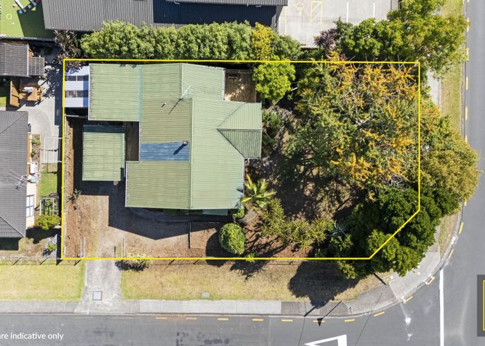  at 122 Rathgar Road, Henderson, Auckland