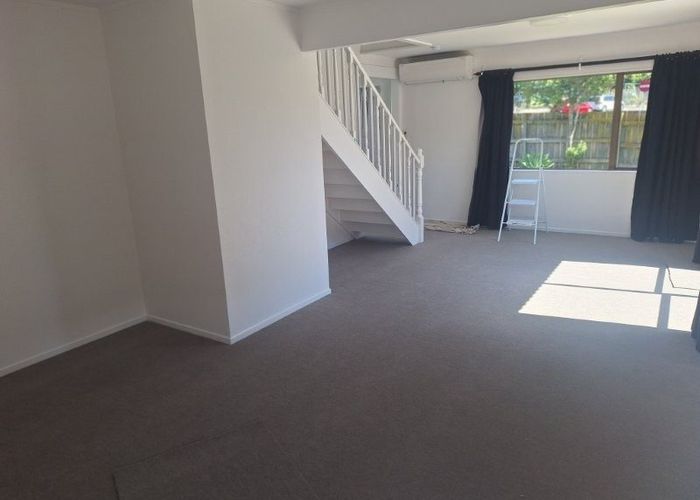  at 15 Galloway Avenue, Farm Cove, Manukau City, Auckland