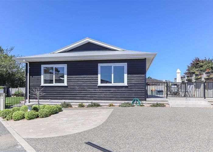  at 3 Manatu Lane, Inglewood