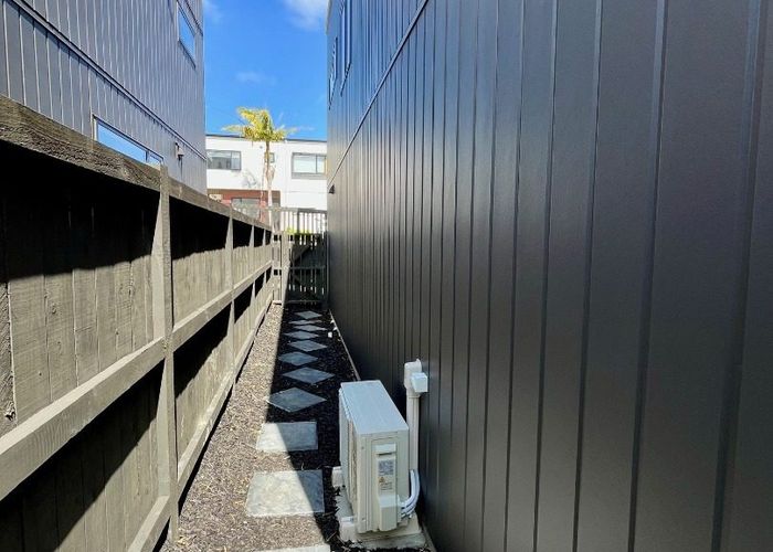  at 25 Don Oliver Lane, Glen Eden, Waitakere City, Auckland