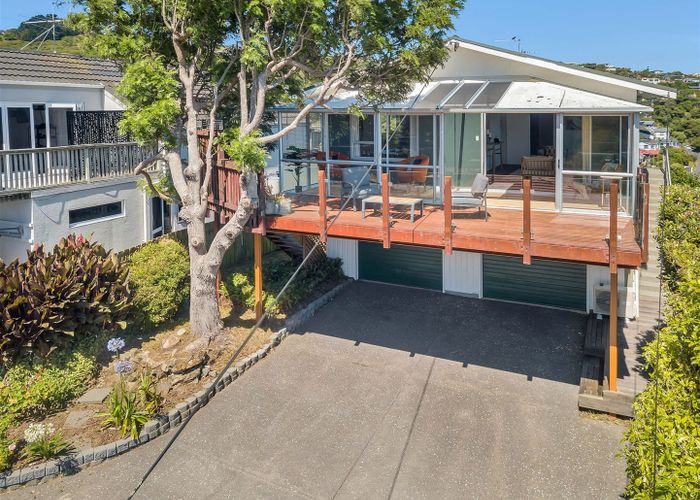  at 18 Gordon Road, Plimmerton, Porirua