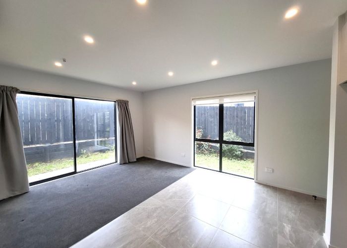  at 10/47 Awaroa Road, Sunnyvale, Waitakere City, Auckland