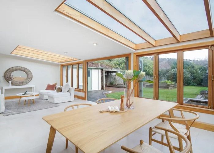  at 4 Cliff Street, Moncks Bay, Christchurch