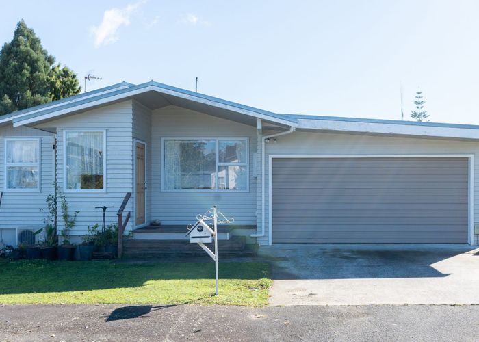  at 6 Forth Crescent, Glenview, Hamilton