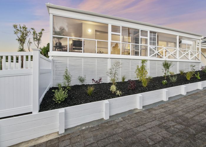 at 2/23 Heathcote Road, Castor Bay, Auckland