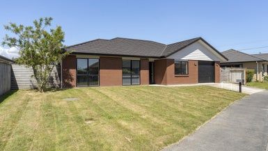  at 4 Phoenix Court, Otaki