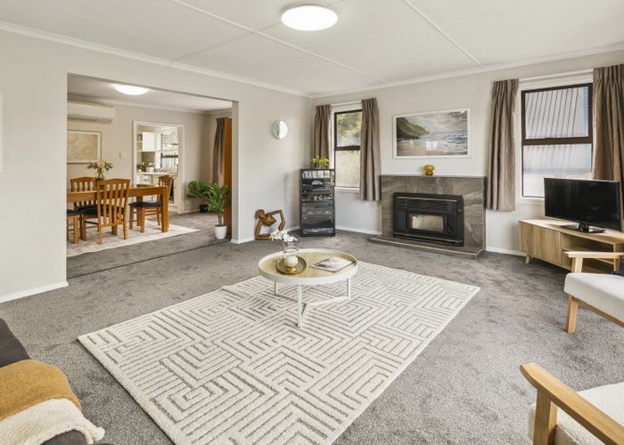  at 365 Main Road, Tawa, Wellington