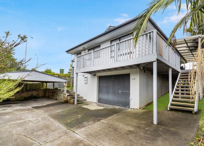  at 2/20 Landsdale Place, Massey, Waitakere City, Auckland