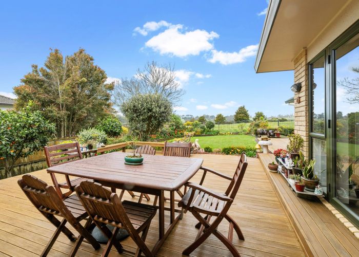  at 10 Capistrano Mews, Goodwood Heights, Auckland
