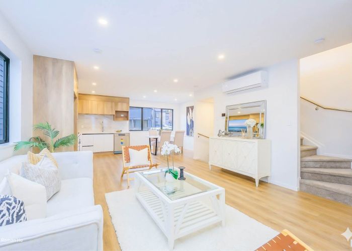  at 9/6 Woodhouse Place, West Harbour, Waitakere City, Auckland