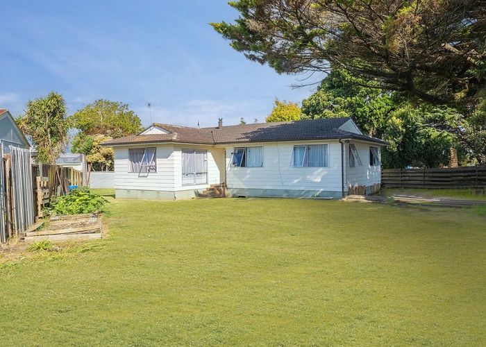  at 20 Becker Drive, Weymouth, Manukau City, Auckland