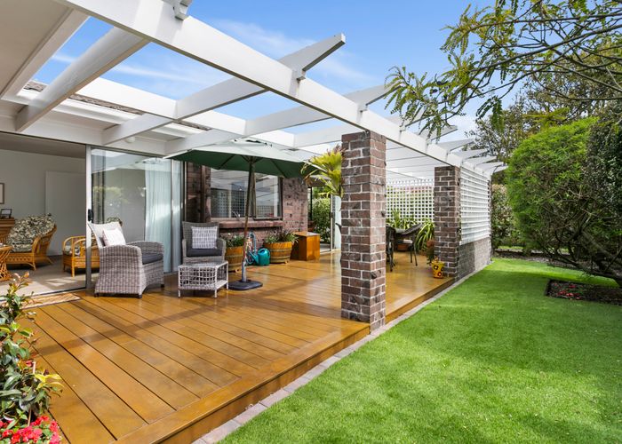  at 2/13 The Parade, Bucklands Beach, Auckland