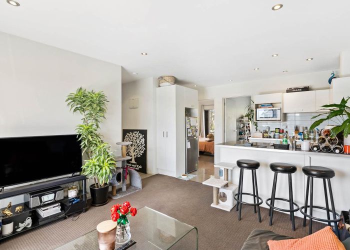  at E2/71 Spencer Road, Oteha, North Shore City, Auckland