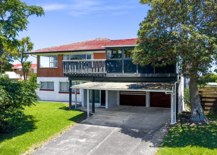  at 10 Riverhills Avenue, Pakuranga Heights, Manukau City, Auckland