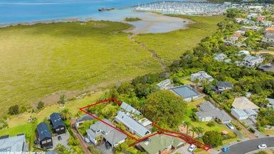  at 25 Oakpark Place, West Harbour, Auckland