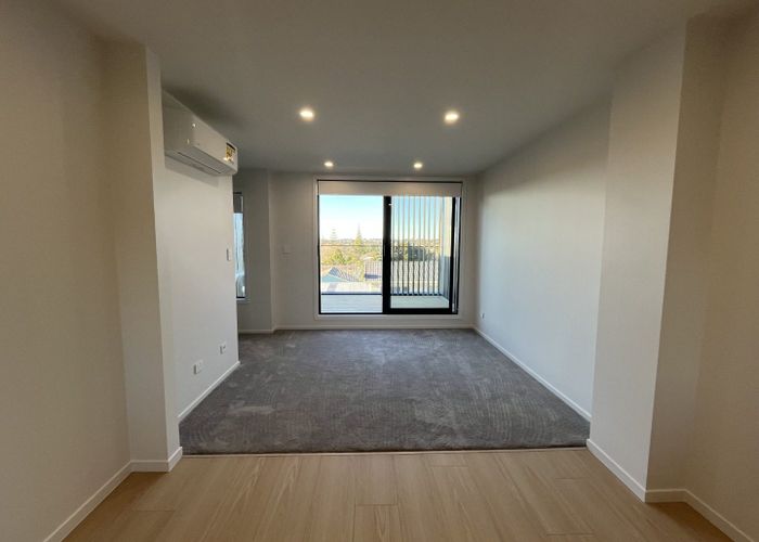  at 6/10 Fairclough Road, Beach Haven, North Shore City, Auckland