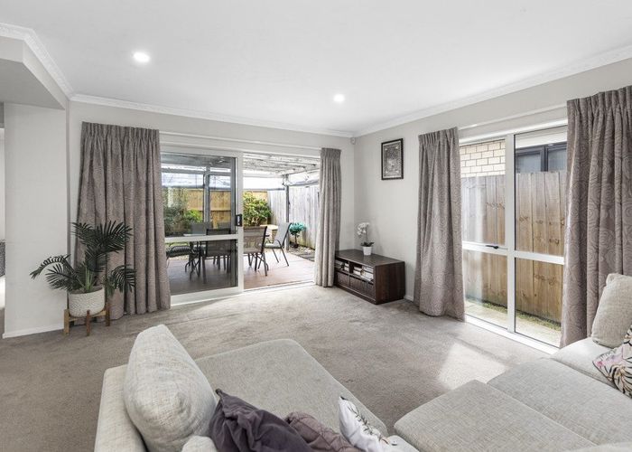  at 16 Dolbel Place, Mangere East, Manukau City, Auckland
