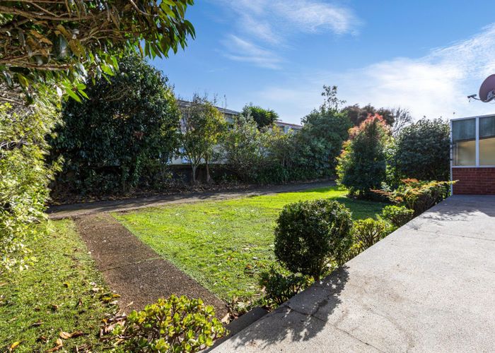  at 2/39 Tawhiri Road, One Tree Hill, Auckland