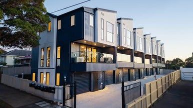  at 183 Tripoli Road, Point England, Auckland