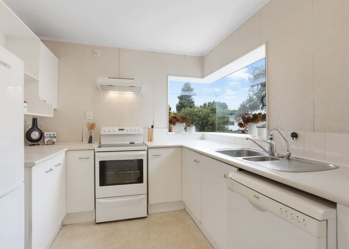  at 10 Evergreen Rise, New Lynn, Waitakere City, Auckland