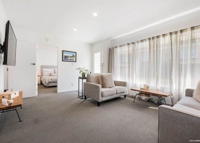  at 3/5 Roberts Avenue, Bayswater, North Shore City, Auckland