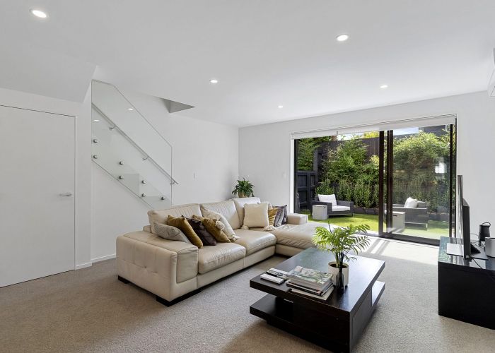  at 25/82 East Coast Road, Milford, North Shore City, Auckland