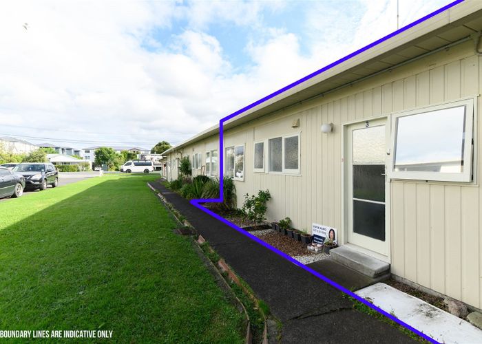  at 3/5 Keeling Road, Henderson, Auckland