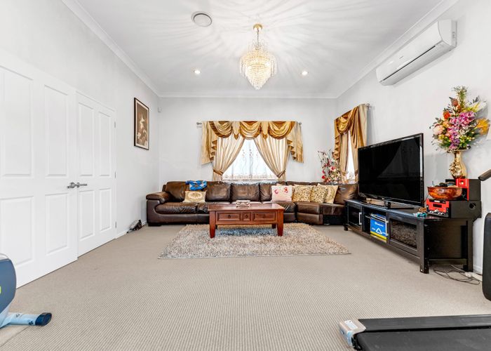  at 2 Creeve Place, Flat Bush, Auckland