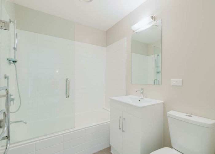  at B305/525 East Coast Road, Pinehill, North Shore City, Auckland