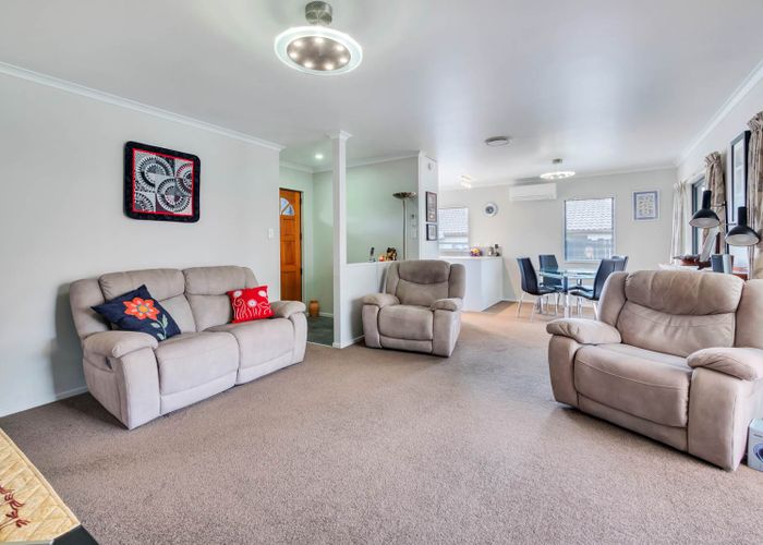  at 1 Lazurite Drive, Westgate, Auckland