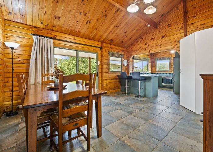  at 280 Corbett Road, Paraite