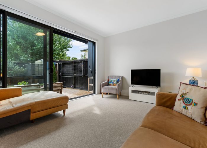  at 4 Tuhono Lane, Northcote, North Shore City, Auckland