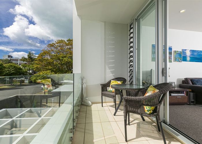  at 4/2 Campbell Road, Takapuna, Auckland