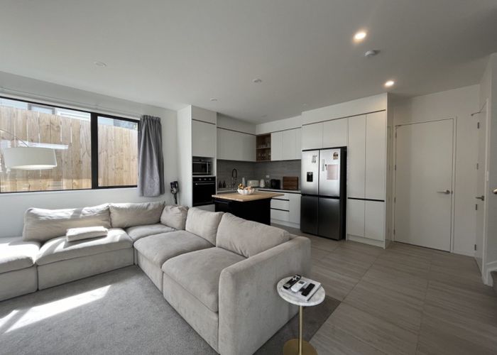  at 6/535 Swanson Road, Ranui, Auckland