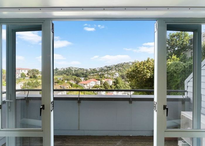  at 2/93A Kelburn Parade, Kelburn, Wellington