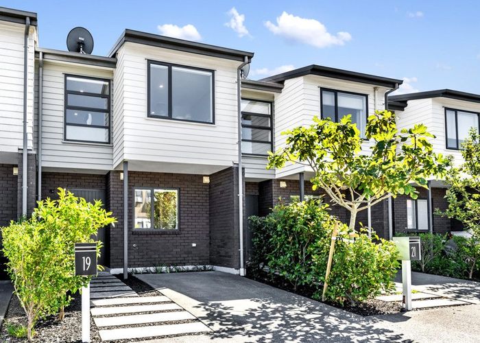  at 19 Komanawa Lane, Mount Wellington, Auckland City, Auckland