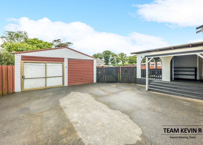  at 8 Rosella Road, Mangere East, Auckland