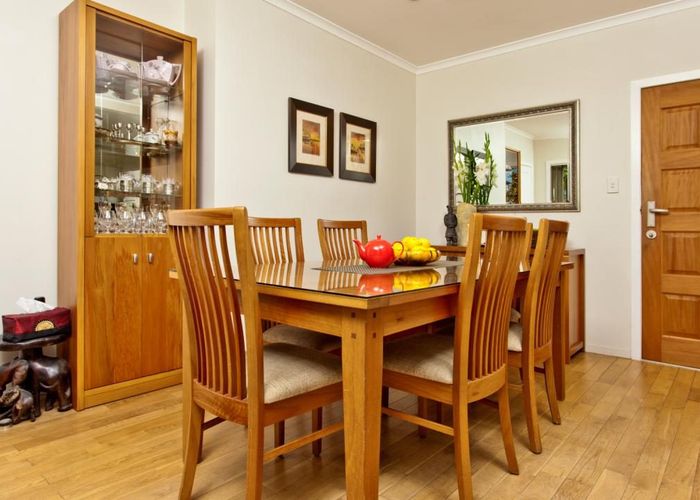  at 212 East Coast Road, Forrest Hill, Auckland
