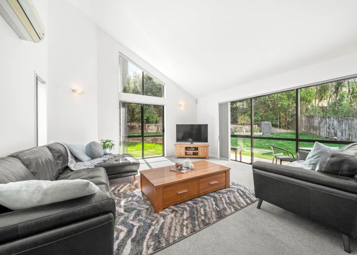  at 3 Nottingham Place, Northcross, North Shore City, Auckland