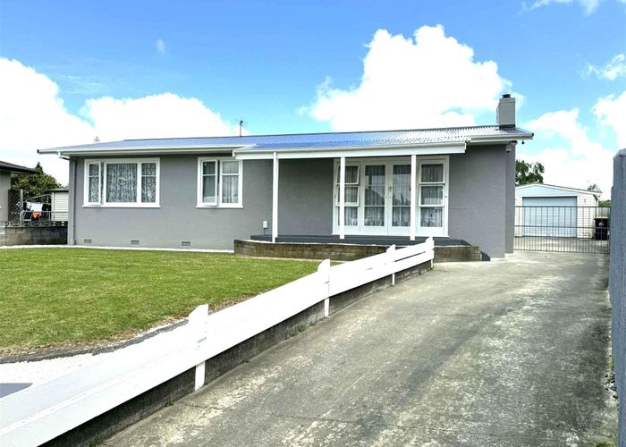  at 4 Mokau Place, Terrace End, Palmerston North, Manawatu / Whanganui
